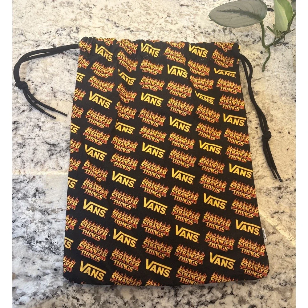 VANS X Stranger Things Bag Cinched Drawstring Canvas Shoe Pouch 11.75 x 15.75‎